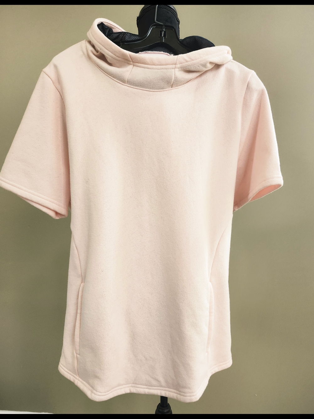 Under Armour Women's Short Sleeve Hoodie in Light Pink Size XL
